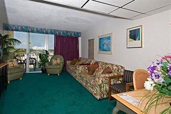Desert Inn Resort Hotel And Suites Daytona Beach Exterior photo